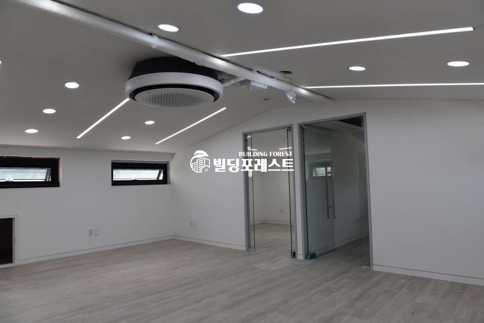 서울 강남구 역삼동 룸2+업무홀+전용30평! 최근 인테리어 공사完! 역삼동 가성비 사무실! 대로변 바로 이면에 위치/신라스테이 역삼 인근! 월세 매물번호 11798 사진 1