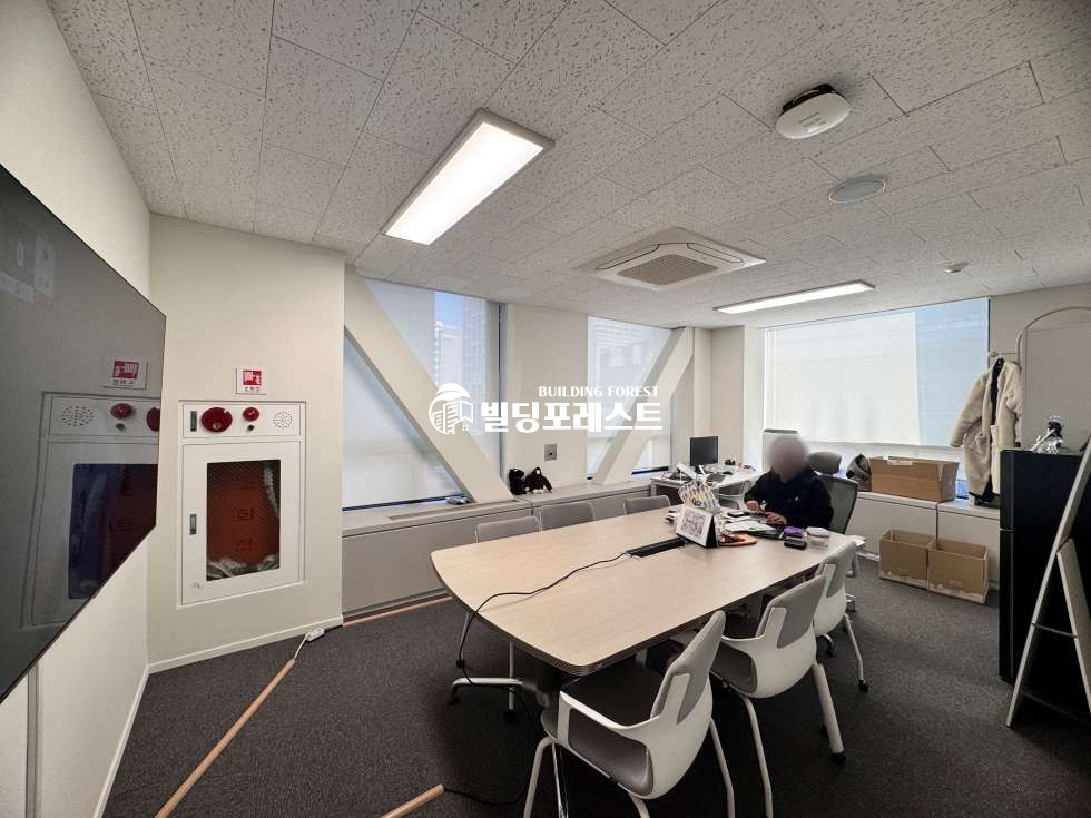 서울 강남구 신사동 강남 신사동 도산대로 대로변 대형 인테리어 우수 사무실 임대 (실110평) 월세 매물번호 14828 사진 5
