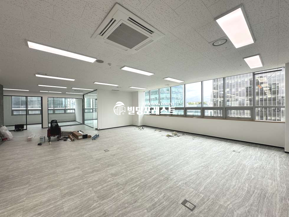 서울 강남구 역삼동 역삼역 역세권 테헤란로 대로변 코너 오피스빌딩 월세 매물번호 16529 사진 1