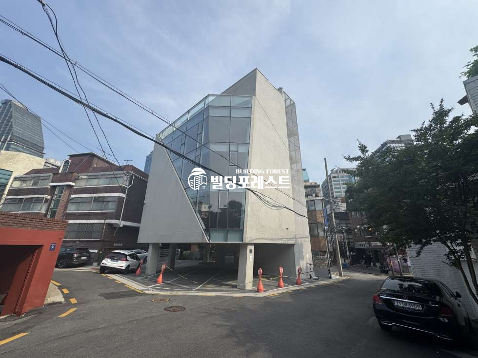 서울 강남구 역삼동 역삼역 사거리 인근에 위치 역삼역 도보 5 분(연면적178.6평) 월세 매물번호 16796 사진 1