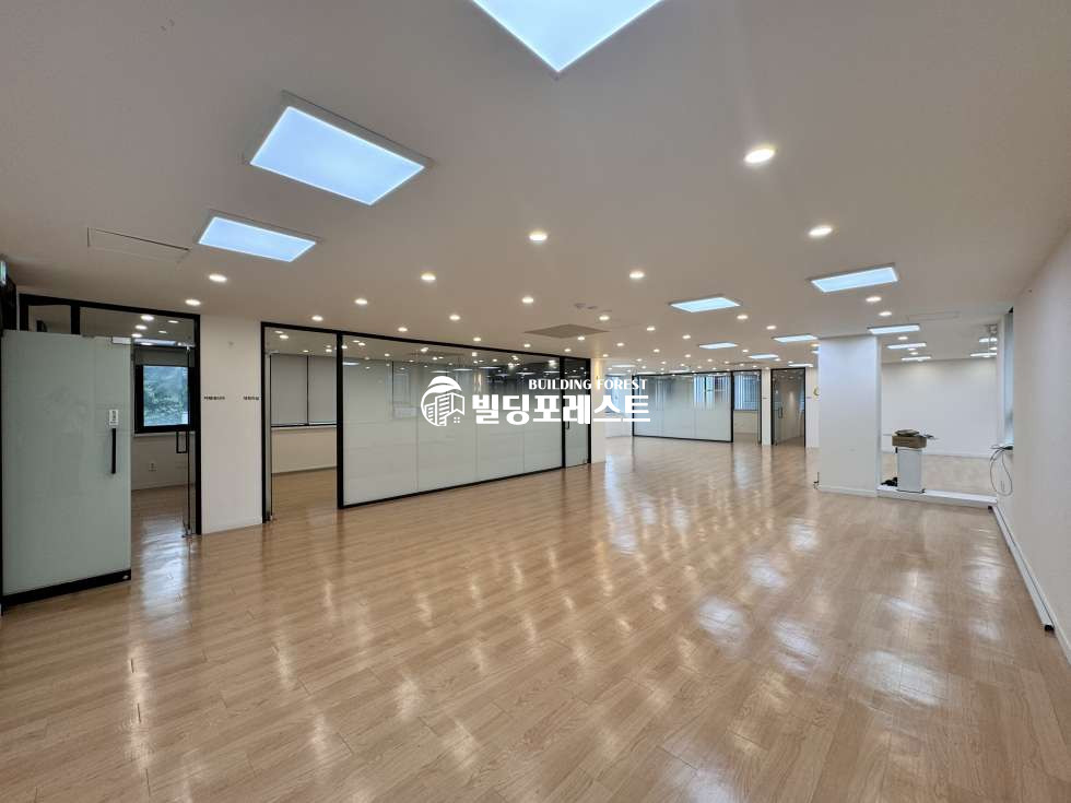 서울 강남구 삼성동 삼성동 역세권 대형 인테리어 사무실 임대 (전용 95평) 월세 매물번호 12374 사진 1