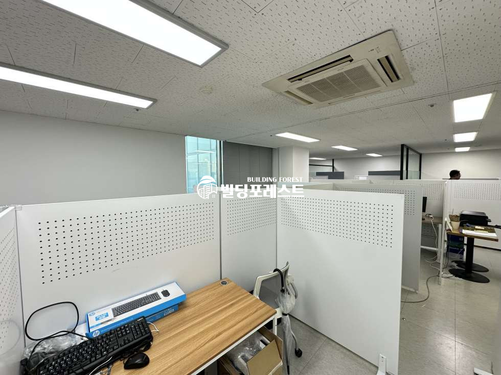 서울 강남구 역삼동 선릉역 초역세권 대로변 깔끔한 중형사무실 (전용43평) 월세 매물번호 18368 사진 7