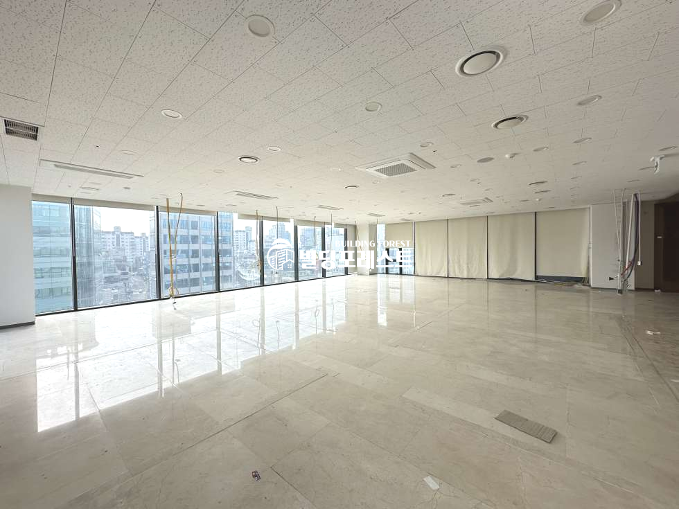 서울 강남구 신사동 신사역 도산대로변 메디컬빌딩 14-15층 연층 임대 (전용88평) 월세 매물번호 18202 사진 1