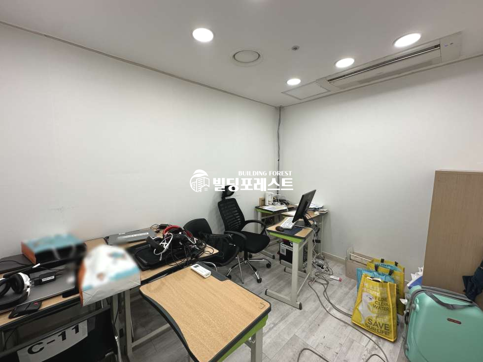 서울 강남구 대치동 금액인하!!! 대치사거리 학원가 깔끔한 내/외관 사무실/학원 (전용50평) 월세 매물번호 16219 사진 3