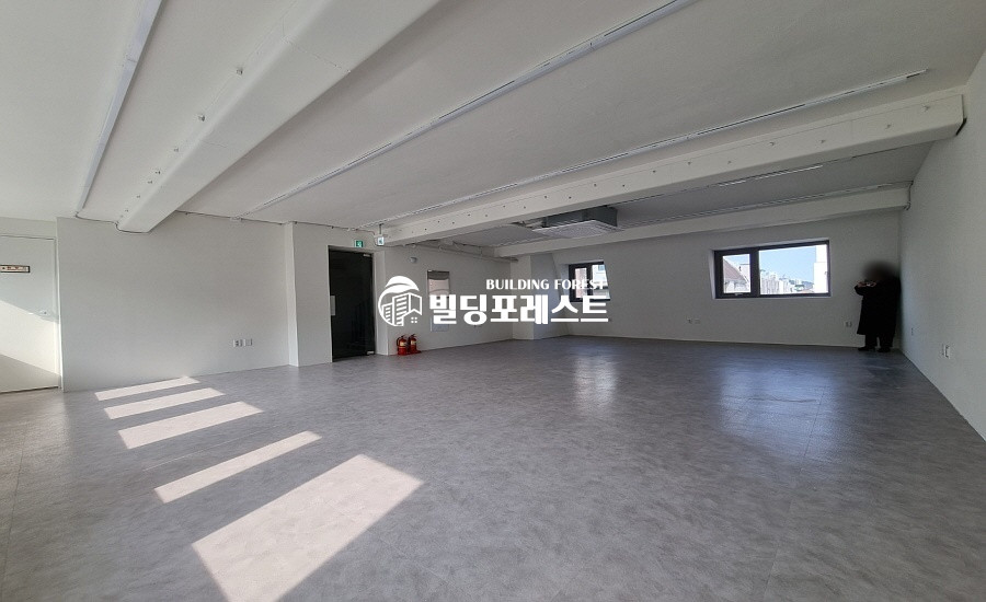 서울 서초구 반포동 논현역 도보3분 반포동 통임대 사옥 (전용194.5평) 월세 매물번호 10682 사진 8