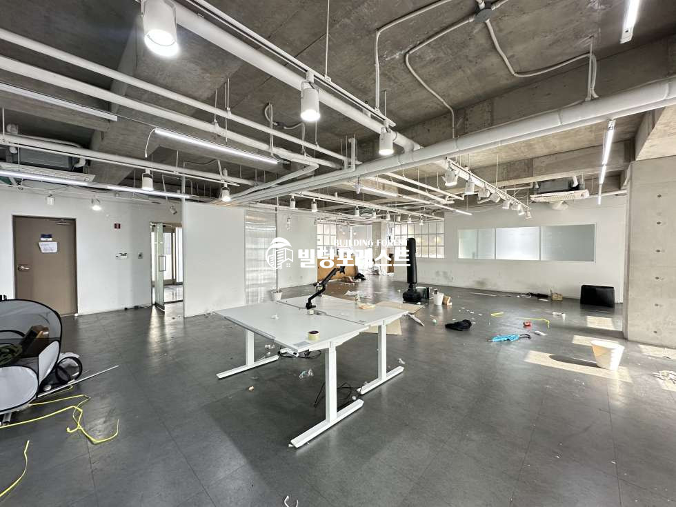 서울 강남구 역삼동 역삼동 대형사무실 임대 조건 협의 가능 깔끔한 인테리어 널널한 주차 월세 매물번호 18926 사진 3