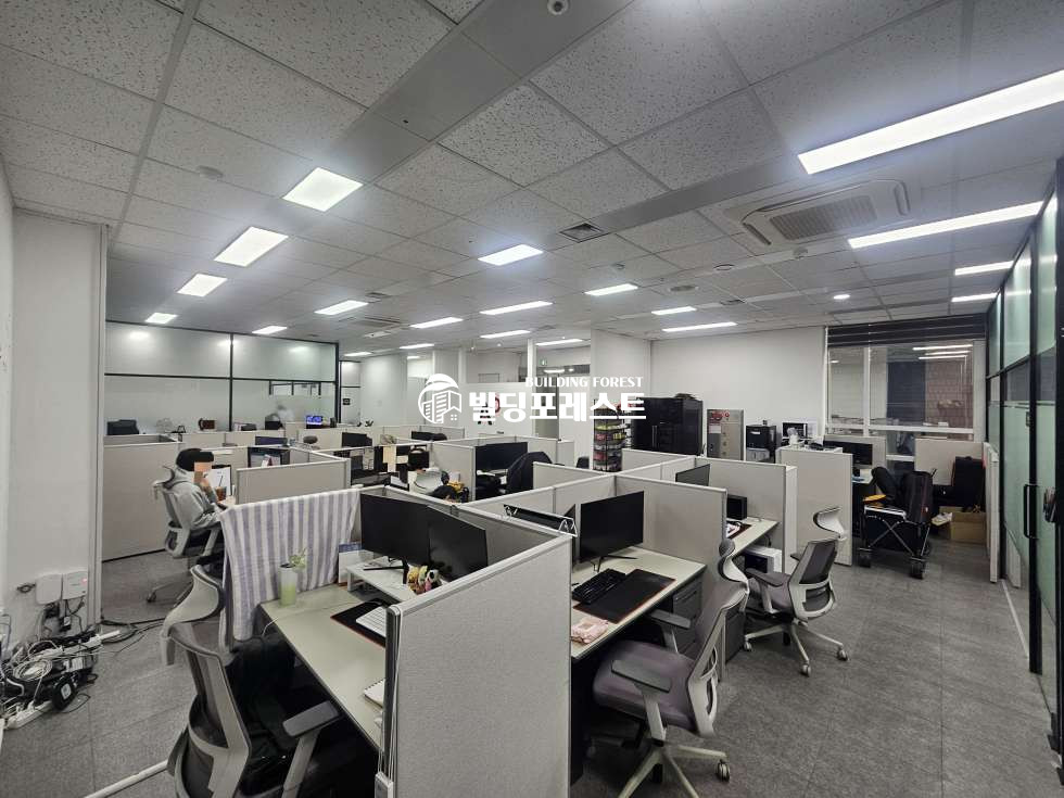 서울 강남구 역삼동 역삼역 초역세권 사무실 임대 테헤란로 대로변 깔끔한 인테리어! 전망 굿 월세 매물번호 18663 사진 1