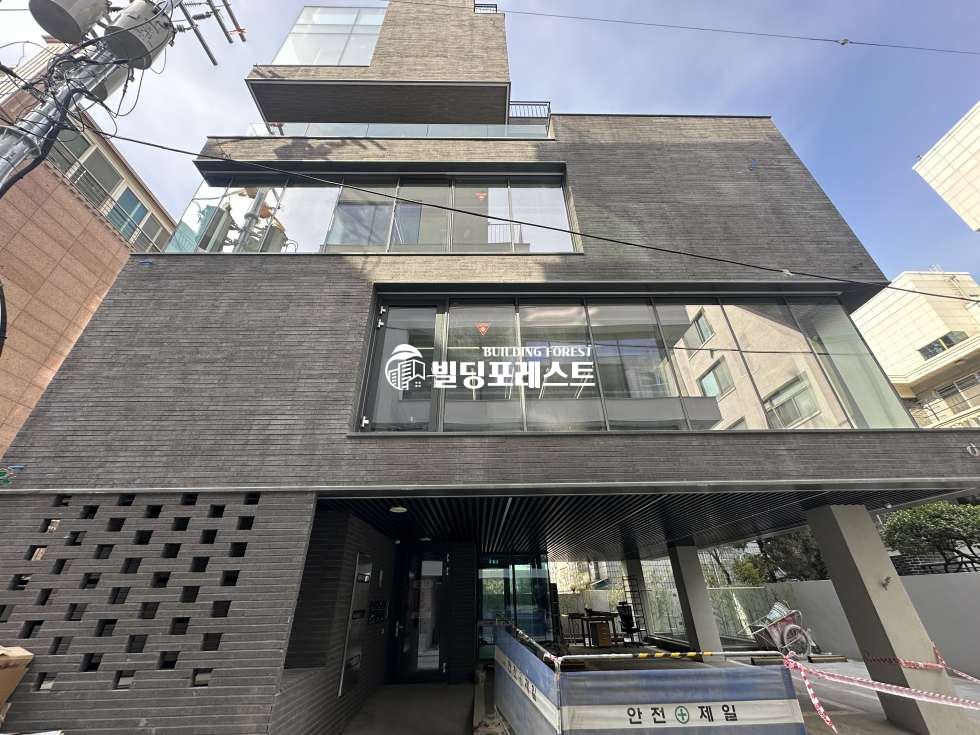 서울 강남구 신사동 신사동 사옥 임대 압구정역 인근 신축 첫 입주! 세련된 외관! 자주식 4대! 월세 매물번호 19016 사진 1