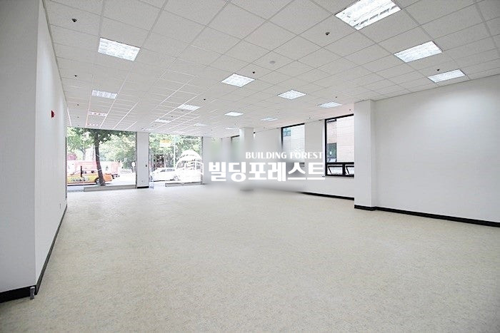 서울 서초구 양재동 양재동 사무실 임대 전면 노출 최고 1층 사무실/상가 월세 매물번호 20016 사진 3