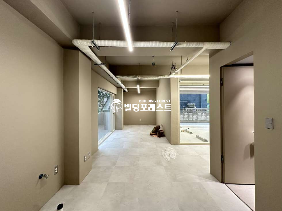 서울 강남구 신사동 신사동 사무실 상가 임대 신사역 세로수길 트렌디한 외관의 신축빌딩 첫입주 1-2층 월세 매물번호 20313 사진 9