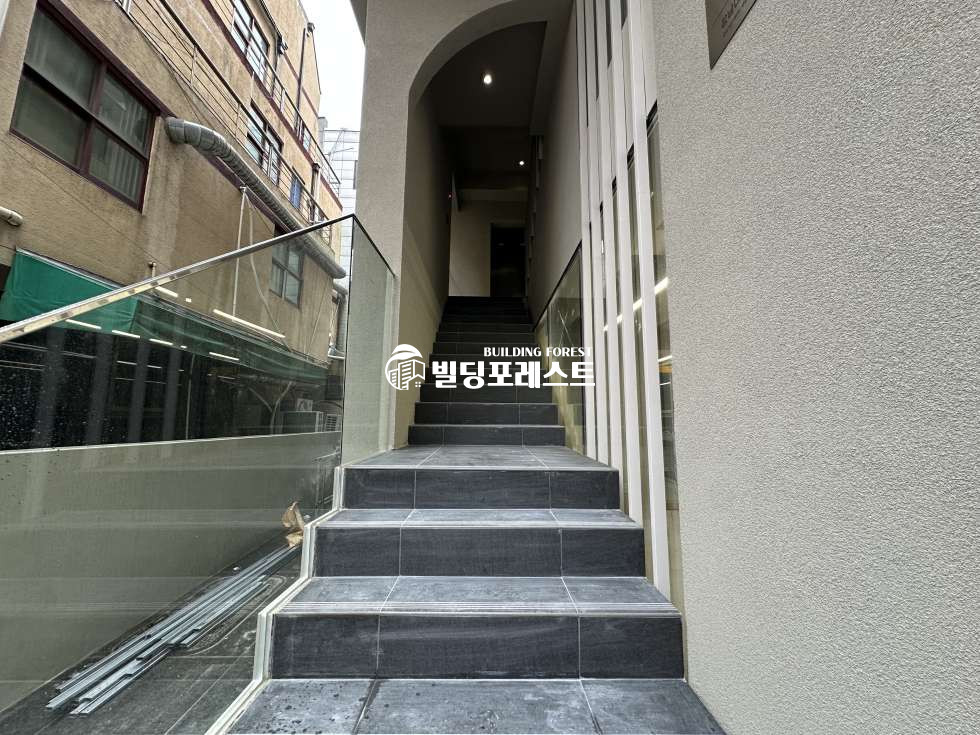 서울 강남구 신사동 신사동 사무실 상가 임대 신사역 세로수길 트렌디한 외관의 신축빌딩 첫입주 1-2층 월세 매물번호 20313 사진 10