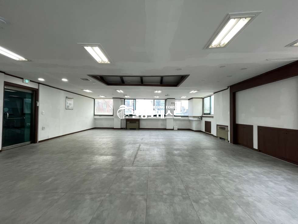 서울 강남구 역삼동 강남대로 이면 유동인구 많은 역삼동 사무실 (전용30평) 월세 매물번호 10848 사진 4