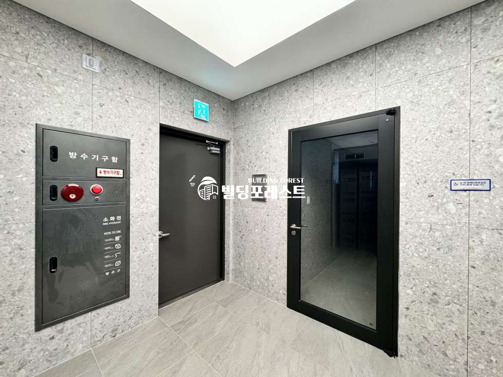 서울 강남구 역삼동 언주역 도보 1분, 초역세권/대로변! 신축 첫 입주(24년4월준공)! 전용49평 역삼동 사무실! (10F) 월세 매물번호 11877 사진 6