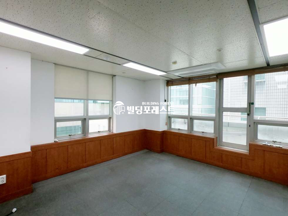 서울 강남구 대치동 삼성역 초역세권, 영동대교/테헤란로 대로변 코너 블록! 룸2+업무홀+탕비실有, 전용57.4평 대치동 사무실! 월세 매물번호 11733 사진 6
