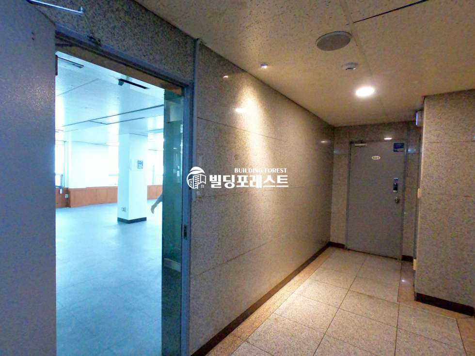 서울 강남구 대치동 삼성역 초역세권, 영동대교/테헤란로 대로변 코너 블록! 룸2+업무홀+탕비실有, 전용57.4평 대치동 사무실! 월세 매물번호 11733 사진 7