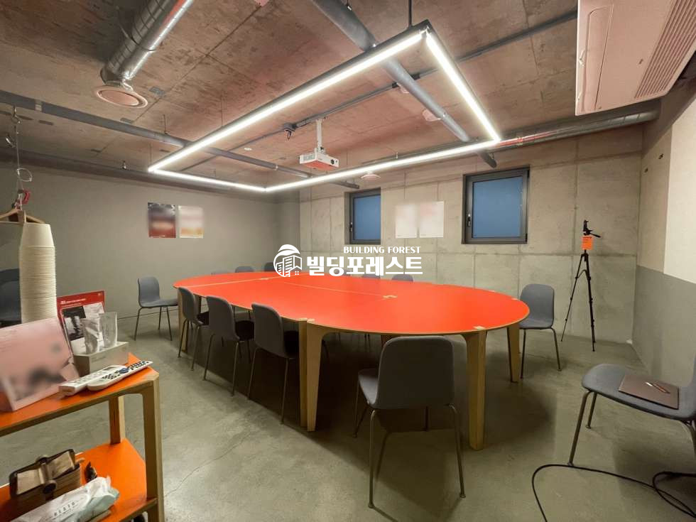 서울 강남구 역삼동 트렌디한 인테리어 강남역 도보1분 역삼동 룸3개 사무실 (전용53평) 월세 매물번호 11209 사진 1