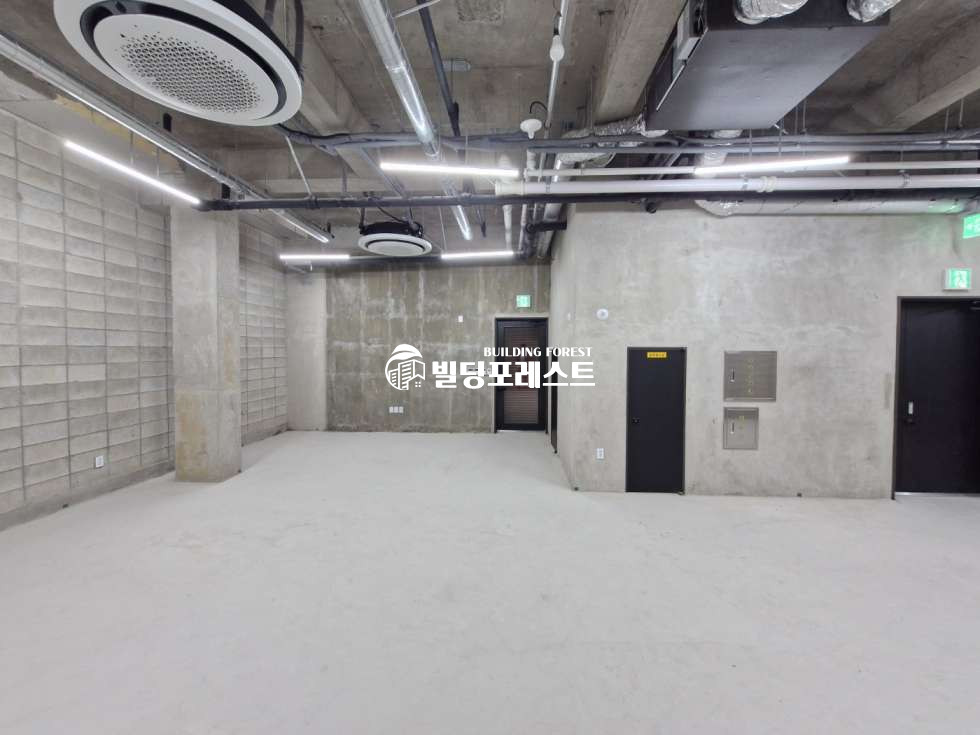서울 강남구 대치동 한티역 2분 거리 먹자 상권의 중심지역 사무실임대 월세 매물번호 13113 사진 2
